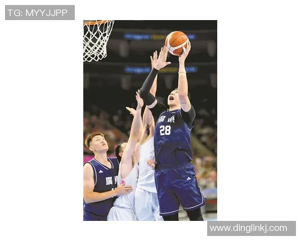 深圳篮球队灵活性创新高引发关注成就新里程碑